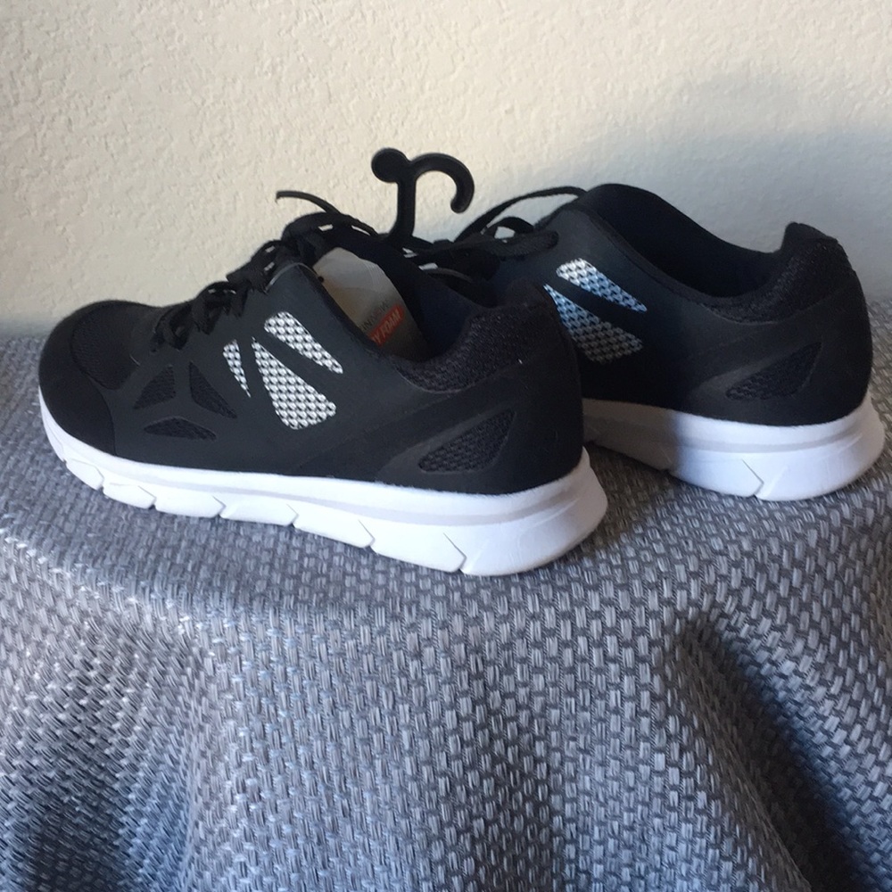 Danskin now memory foam athletic shoes